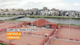Campi da tennis stupendi: un’isola urbana